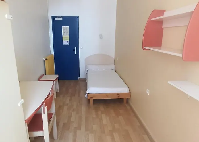 Santa Maria Hostel Cannes